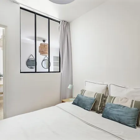 Daire Cozy 2-bedroom Near Montmartre Paris