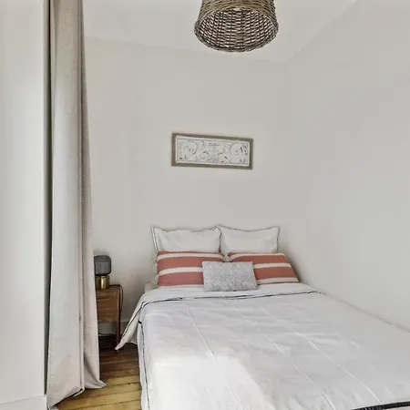 Cozy 2-bedroom Near Montmartre *